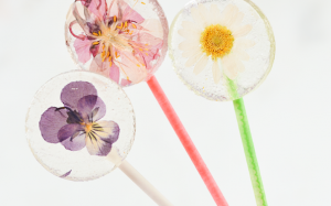 Kẹo mút đẹp xinh thế này, ai nỡ ăn!