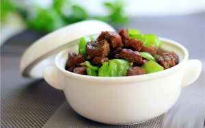 Món ngon đầu tuần: Thịt bò xào ớt sừng xanh