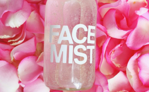 Làm xịt khoáng 100% tự nhiên cho da mát lạnh, mịn căng