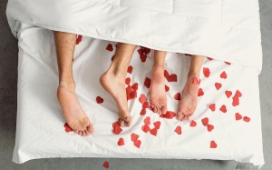 Quan hệ trong ngày đèn đỏ: Chuyện tế nhị chẳng ai dám ngỏ