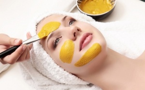 5 cách làm mặt nạ bột nghệ cho da sáng mịn hơn mỗi ngày