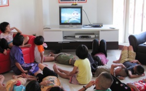 Video: Điều gì xảy ra với cơ thể khi bạn xem tivi quá nhiều?