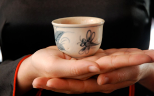 Người bị thiếu máu, thiếu sắt có nên uống trà?