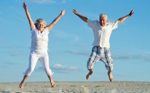 Người già nên ăn bao nhiêu chất đạm mỗi ngày?