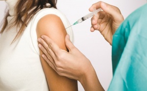 Đã tiêm vaccine HPV có cần tầm soát ung thư cổ tử cung không?