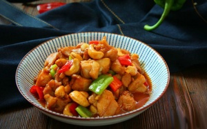 Gà xào hạt điều thơm ngon bổ dưỡng