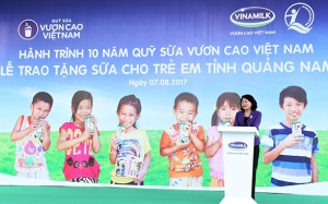 Vinamilk và 1 thập kỷ kiên trì trao sữa cho trẻ em Việt Nam
