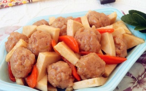 Thịt viên rim đậu phụ đậm đà ngon cơm