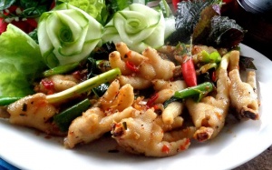 Chân gà rim sa tế cả nhà cùng mê