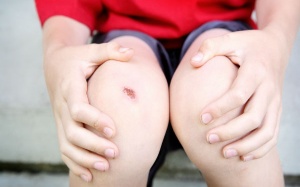 Nước bọt có thể giúp làm lành vết thương?