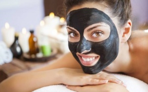 Video: Than hoạt tính - Phương pháp thải độc để trẻ hóa làn da!