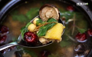 Gà hầm đương quy tươi: Bồi bổ cơ thể, giải nhiệt ngày Hè