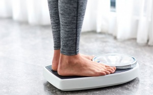 Cân thường xuyên giúp kiểm soát cân nặng tốt hơn