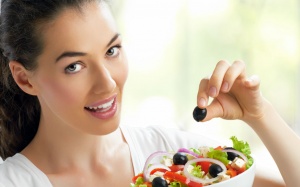 Video: Da khô sần - Ăn gì cho mềm mịn?