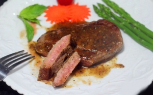 Bít tết sốt tiêu đen vị ngon khó cưỡng