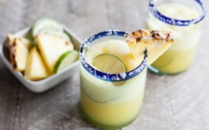 Công thức nước dứa kiểu Ấn trị ho, giảm viêm họng