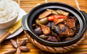 Cá trắm kho trám ngon cơm ngày cuối tuần