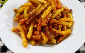 Nui chiên bơ tỏi ăn là mê