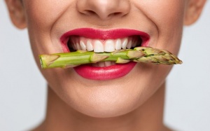 10 siêu thực phẩm giúp dưỡng móng và răng