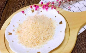 Mẹ vào bếp làm ruốc tôm bông mịn giúp bé ăn ngon miệng hơn