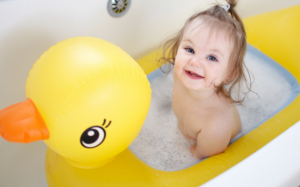 11 nguyên tắc tắm cho bé an toàn, bố mẹ buộc phải nhớ!