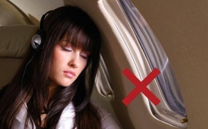 Vì sao ngủ khi máy bay cất cánh hoặc hạ cánh sẽ rất nguy hiểm?