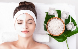 Da căng bóng mịn màng với các thành phần có trong bếp