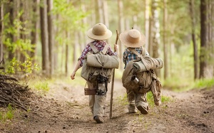 Hoạt động bổ ích cuối tuần: Hãy rủ trẻ đi bộ ngao du