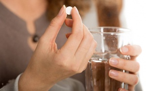 Uống thuốc kháng sinh trị mụn trứng cá - bạn thử chưa? 