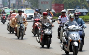 Bắc Bộ nắng ráo, Nam Bộ mưa dông diện rộng vào ngày mai