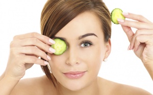 Quầng thâm quanh mắt do mất ngủ, thiếu ngủ: Làm sao để xóa mờ?