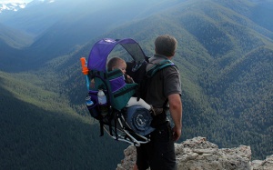 Có nên đi bộ ngao du với trẻ sơ sinh và trẻ mới biết đi?