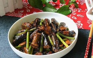 Lươn xào ngồng tỏi đơn giản mà ngon