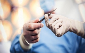 Cắt bỏ khối u thận nặng nhất thế giới sau 3 năm