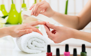 Làm móng, dưỡng da cũng giảm ngay căng thẳng 