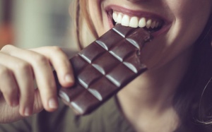 Ăn chocolate để chống nắng, chống lão hóa da?