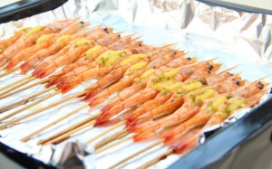 Cuối tuần làm tôm nướng phô mai thơm nức mũi