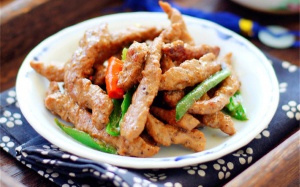 Đầu tuần làm thịt bò xào ớt thơm cay chuẩn vị