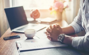 3 nguy hiểm tiềm ẩn đe dọa sức khỏe của nhân viên văn phòng