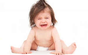 Trẻ gặp khó khăn khi đi đại tiện, hay khóc có phải bị táo bón?