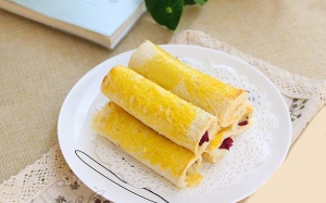 Bánh mì cuộn chuối nướng, món ăn lạ miệng cho bữa ăn sáng