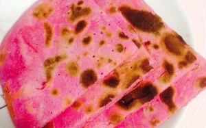 Lạ miệng với món bánh thanh long ngọt mát