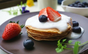 Làm bánh crêpe trái cây thơm ngon ngất ngây