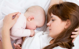 Mẹ ăn gì con ăn nấy: Những thực phẩm ảnh hưởng đến sữa mẹ