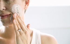 Cách chăm sóc da tự nhiên hiệu quả mà không tốn tiền 