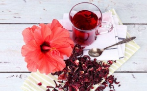 Uống trà atiso đỏ: Lợi, hại song hành