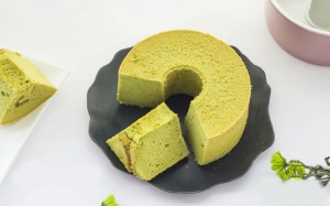 Làm ngay bánh bông lan matcha ngọt dịu chào tuần mới