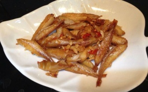 Cá đùi gà rim tỏi ớt nhanh gọn cho ngày bận rộn