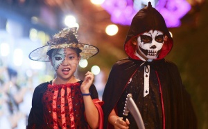 Từ A - Z: Làm thế nào để tẩy trang hóa trang Halloween hiệu quả nhất?