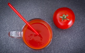 Công thức nước ép kết hợp từ cà chua và các loại trái cây 